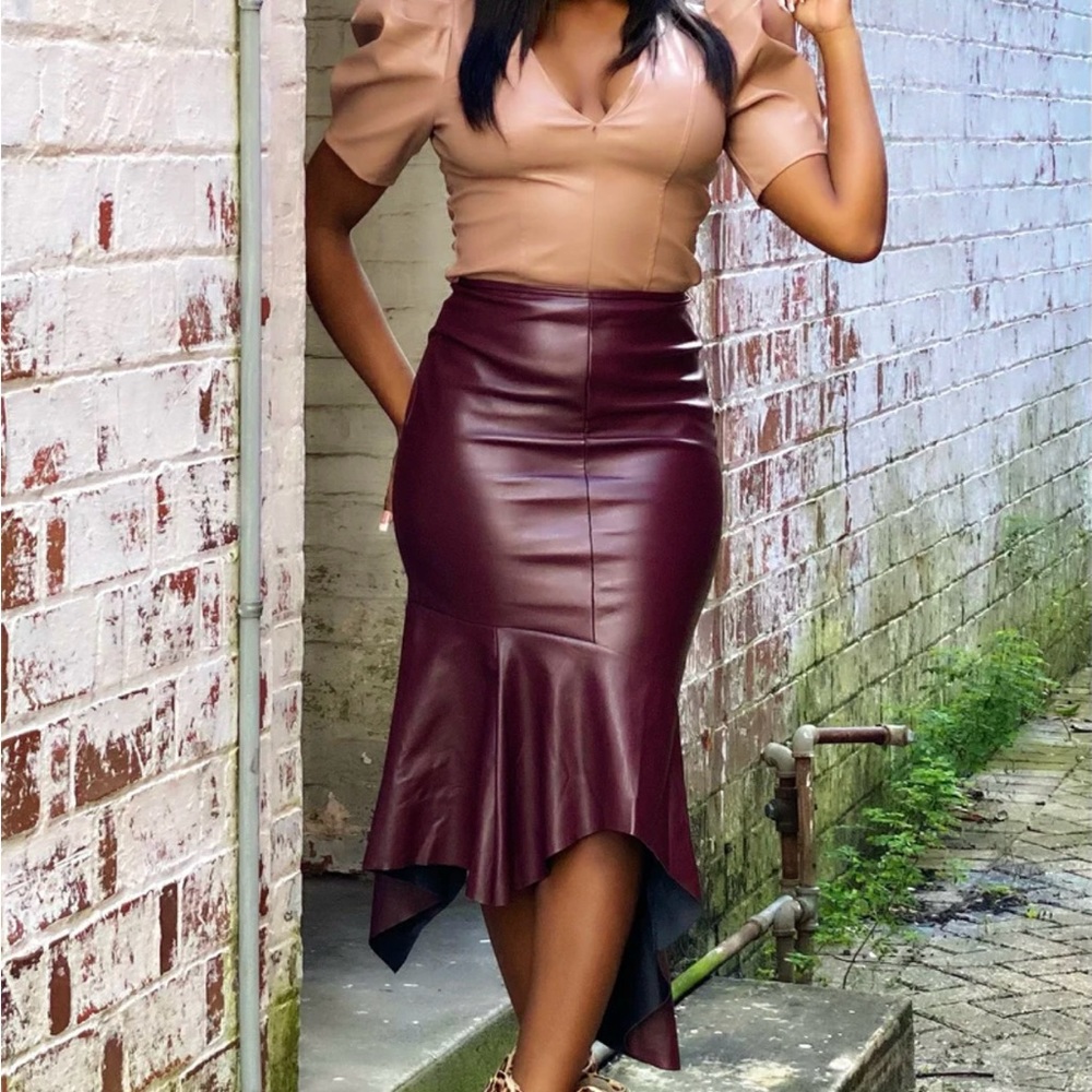 NEW Fitted and Flared midi skirt